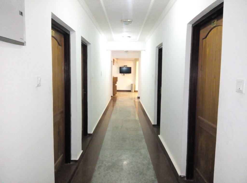 Hotel Grand Jigar ศรีนาการ์ ภายนอก รูปภาพ