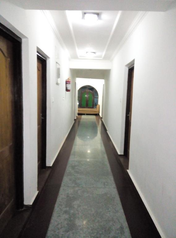 Hotel Grand Jigar ศรีนาการ์ ภายนอก รูปภาพ
